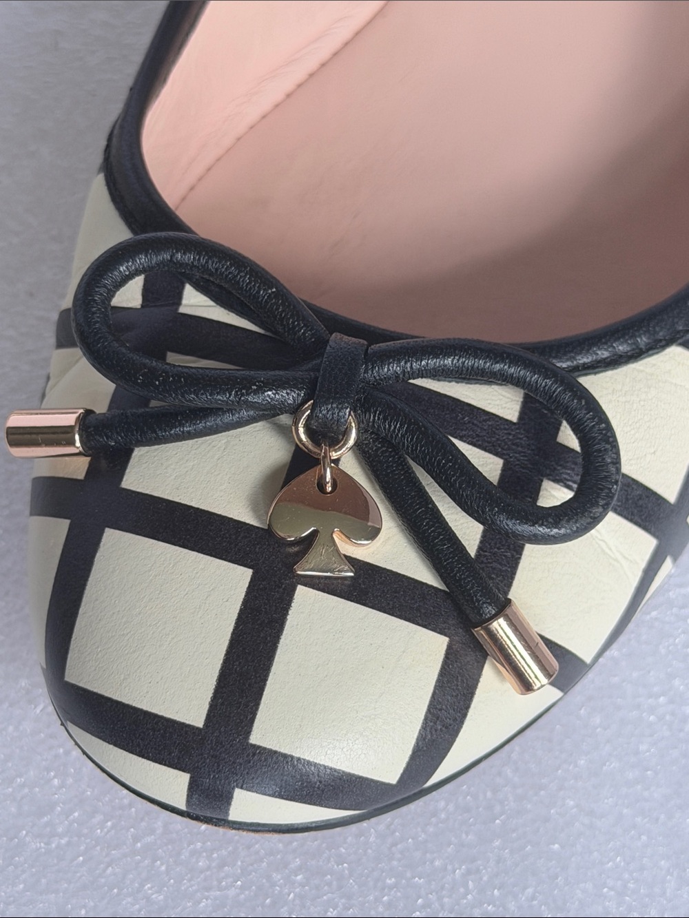 KATE SPADE New York Willa Bow Ballet Flats Ivory Black Leather Size 6 Women’s - Picture 2 of 13